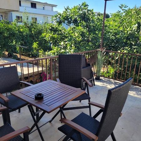 Harizma Apartamento Primošten Exterior foto