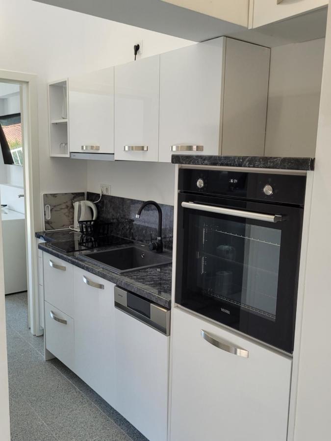 Harizma Apartamento Primošten Exterior foto