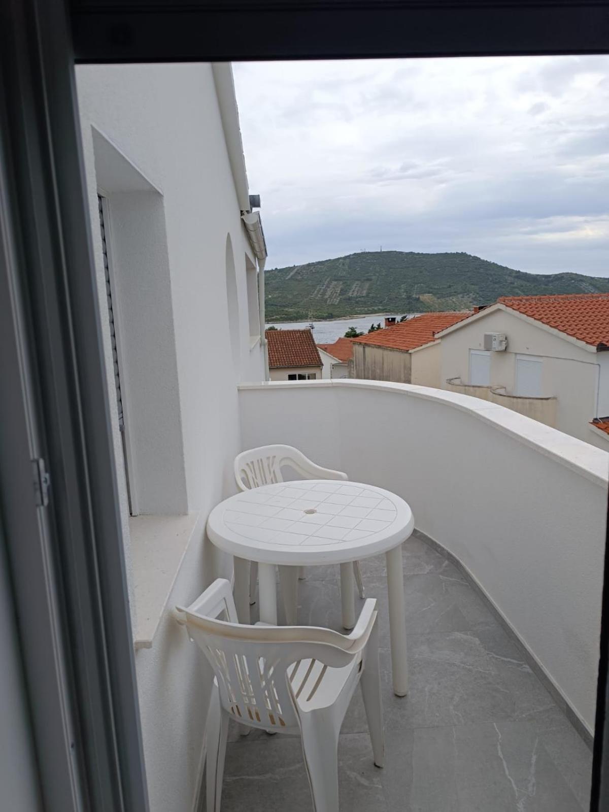 Harizma Apartamento Primošten Exterior foto