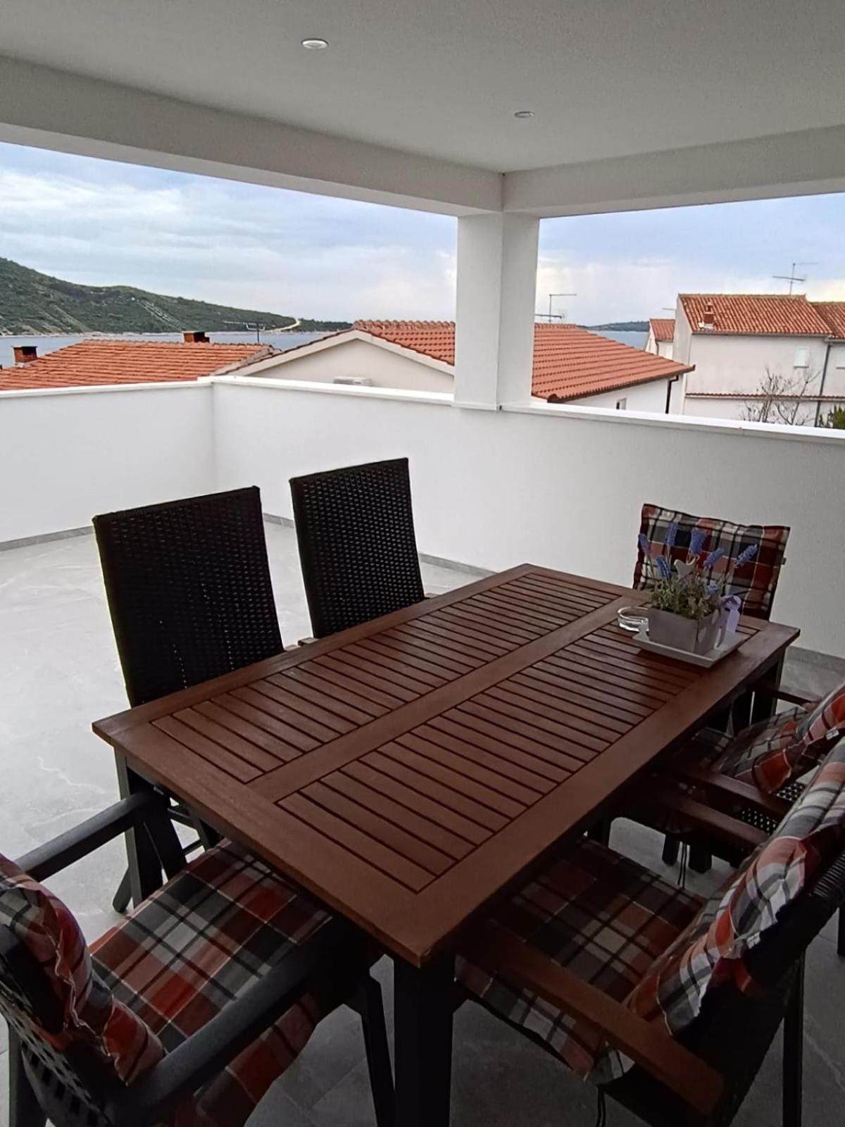 Harizma Apartamento Primošten Exterior foto